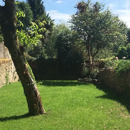 Konukevi O Xardin De Julia Santiago de Compostela