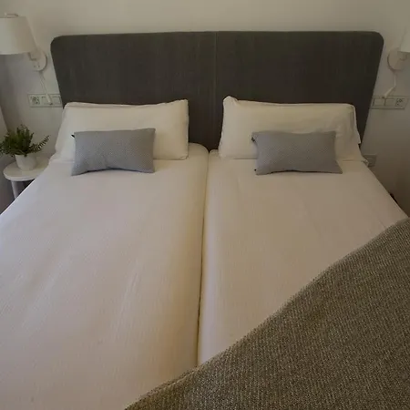 בית הארחה O Xardin De Julia סנטיאגו דה קומפוסטלה